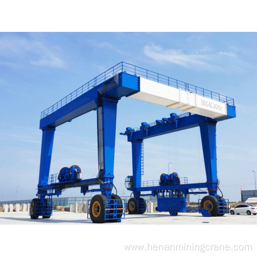 Port yard rubber tyred mobile crane